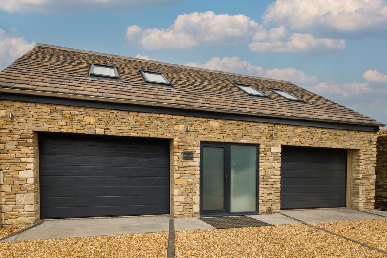 Stylish One Bedroom Cotswold Coach House Tetbury Bagian luar foto