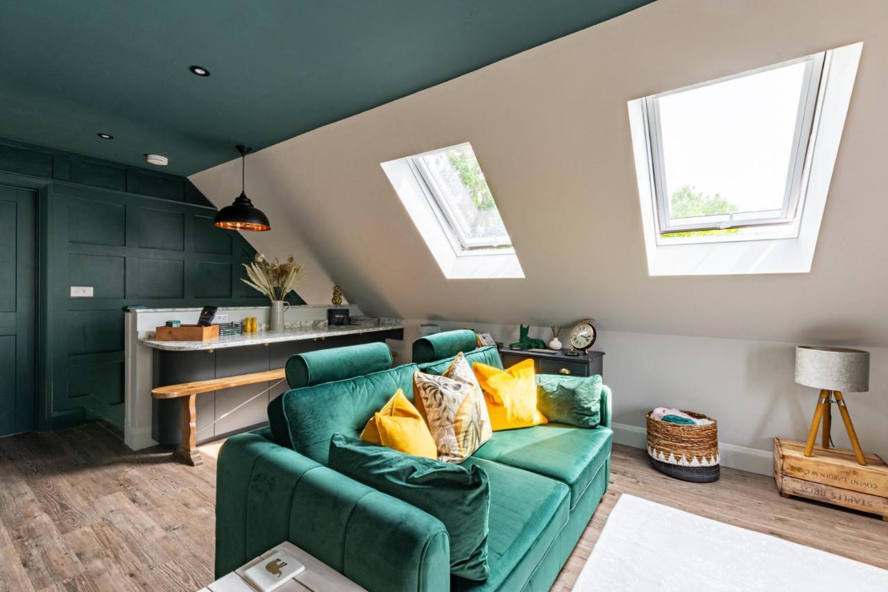 Stylish One Bedroom Cotswold Coach House Tetbury Bagian luar foto